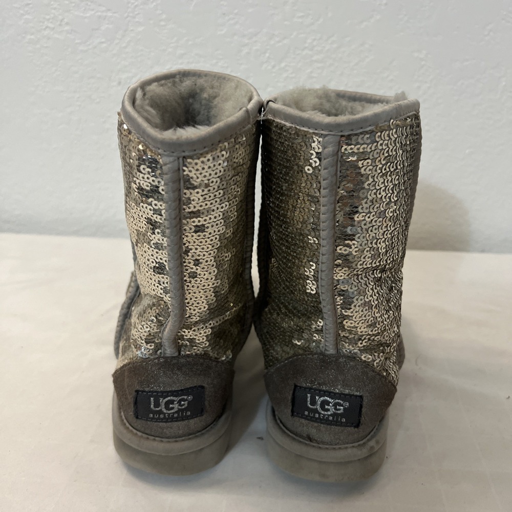 Ugg Womens Classic Short Size 6 Silver Gold sequins Fur Lined Pull On Boots - Picture 5 of 9